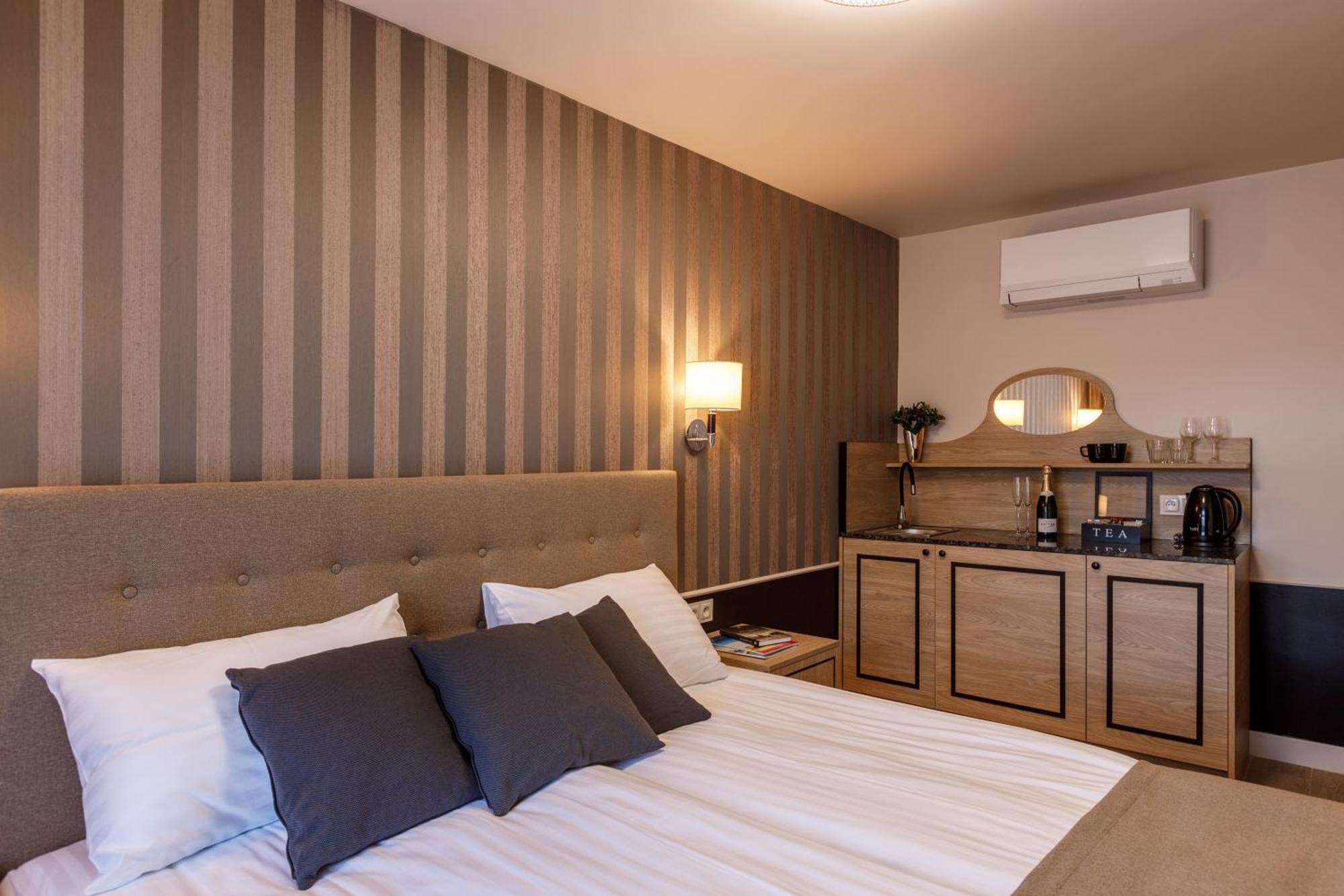Apartament Ar *